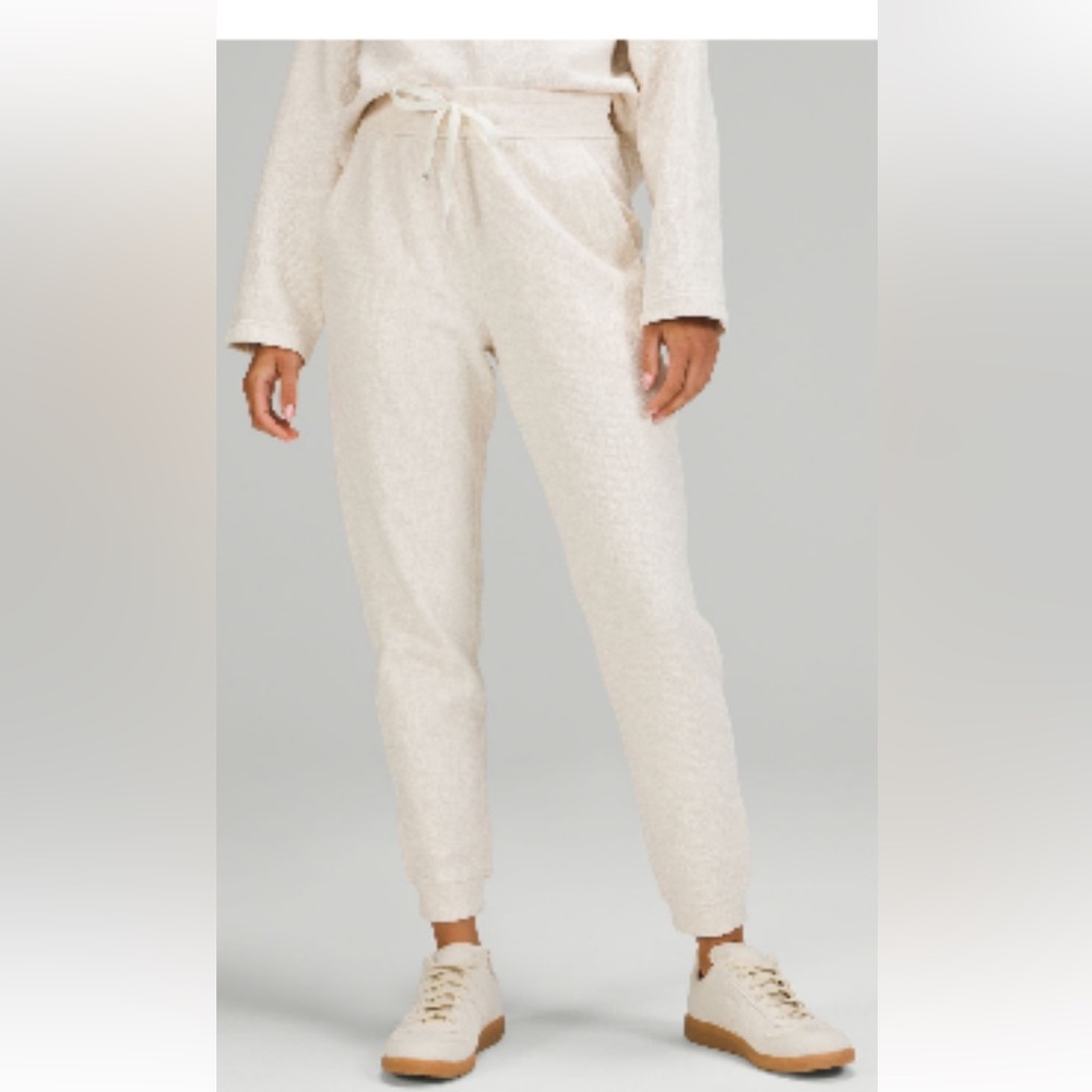Lululemon Heathered white opal sweats pants